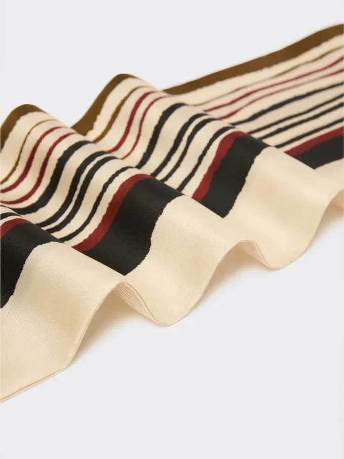 Tryckt silkescarf, turkduva Tryckt silkescarf, turkduva