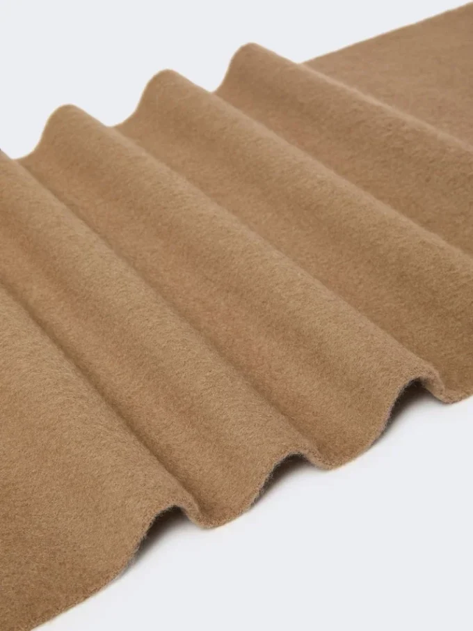 Ullhalsduk med broderi, brun Ullhalsduk med broderi, brun
