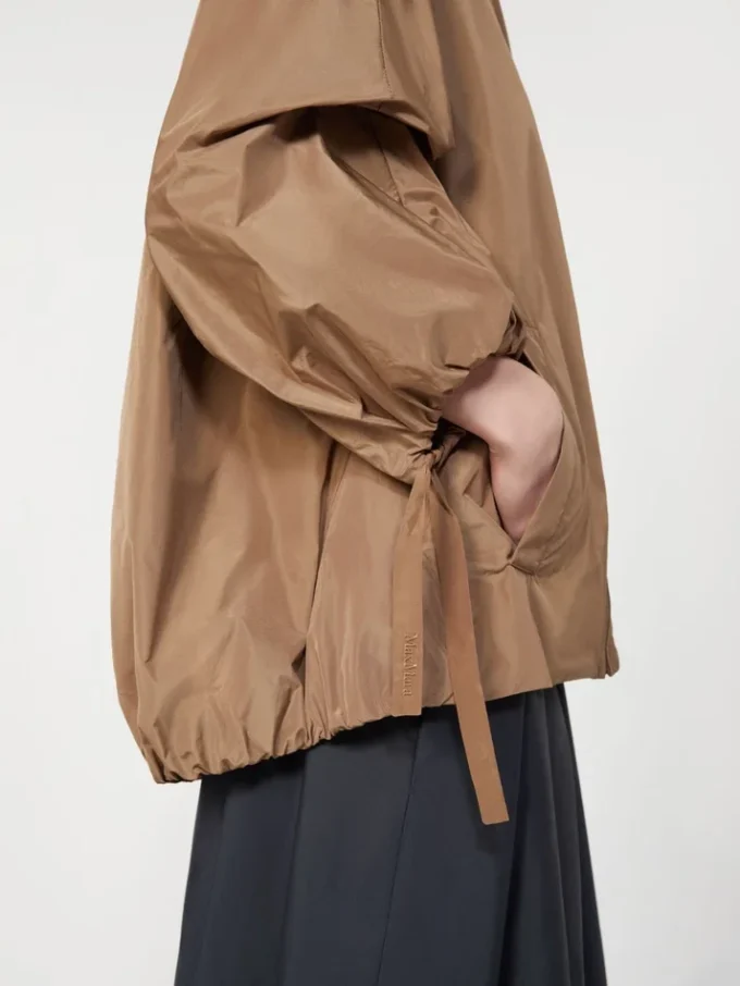 Vattenavvisande taffeta-jacka, kamel Vattenavvisande taffeta-jacka, kamel