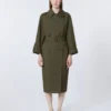 Vattenavvisande trenchcoat i twill med bälte, grön Vattenavvisande trenchcoat i twill med bälte, grön