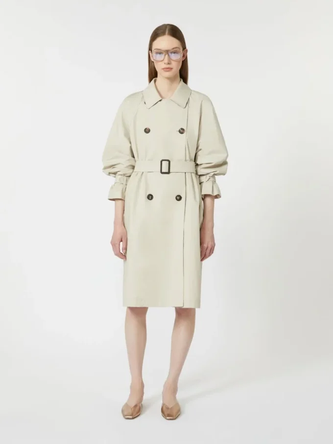 Vattenavvisande trenchcoat i twill med dubbelknäppning, naturfärgad Vattenavvisande trenchcoat i twill med dubbelknäppning, naturfärgad