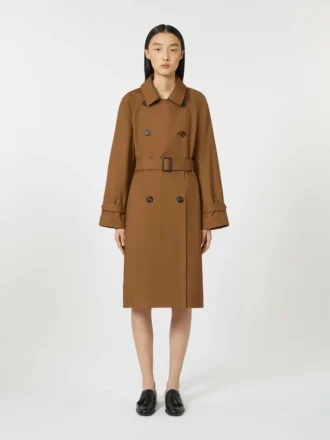 Vattenavvisande trenchcoat i twill med dubbelknäppning, tobaksfärgad