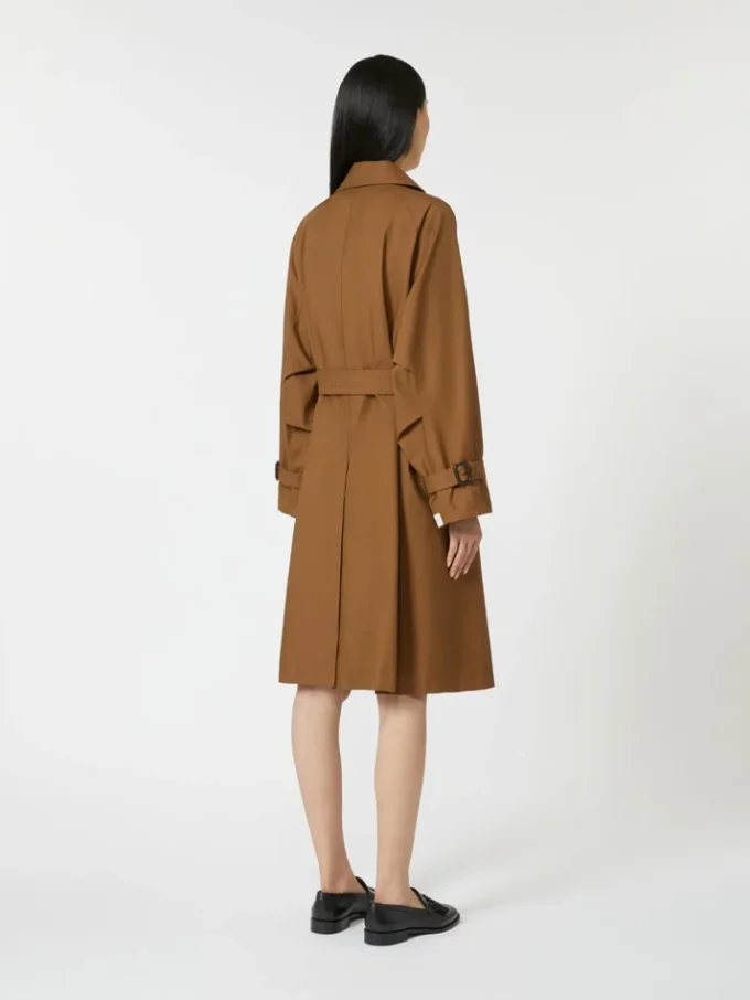 Vattenavvisande trenchcoat i twill med dubbelknäppning, tobaksfärgad Vattenavvisande trenchcoat i twill med dubbelknäppning, tobaksfärgad