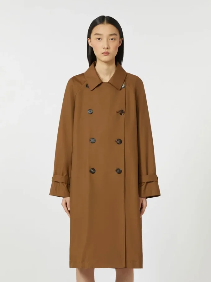 Vattenavvisande trenchcoat i twill med dubbelknäppning, tobaksfärgad Vattenavvisande trenchcoat i twill med dubbelknäppning, tobaksfärgad