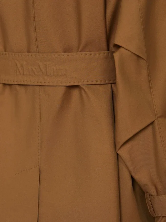 Vattenavvisande trenchcoat i twill med dubbelknäppning, tobaksfärgad Vattenavvisande trenchcoat i twill med dubbelknäppning, tobaksfärgad