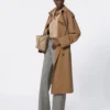 Vattenavvisande trenchcoat i ullgabardin, brun Vattenavvisande trenchcoat i ullgabardin, brun