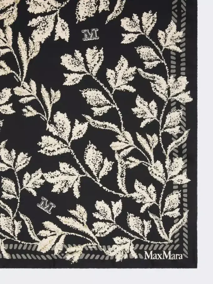 Överdimensionerad scarf i tryckt siden, svart