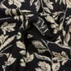 Överdimensionerad scarf i tryckt siden, svart