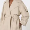 Överdimensionerad vattenavvisande trenchcoat i twill, sand Överdimensionerad vattenavvisande trenchcoat i twill, sand
