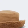 Vändbar cloche-hatt i kamel- och teddytyg, kamel Vändbar cloche-hatt i kamel- och teddytyg, kamel