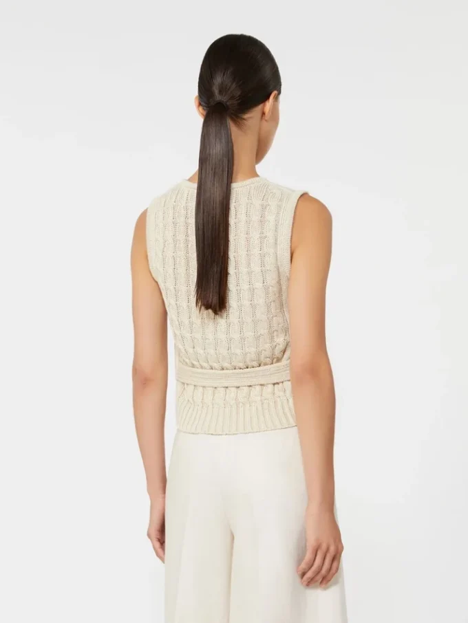 Väst i linne och kabelstickning, beige Väst i linne och kabelstickning, beige